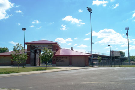 99g_field_entrance